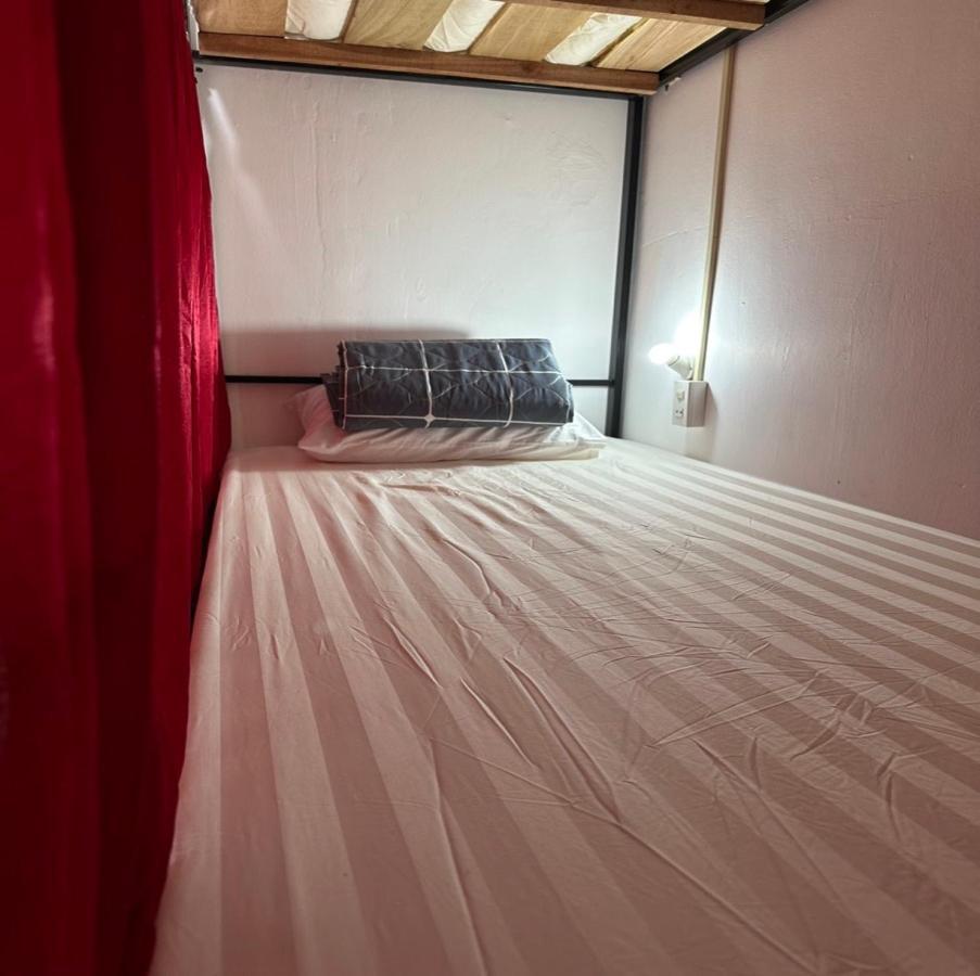 Aurora Backpackers Hostel 루앙프라방 외부 사진