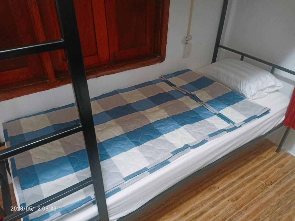 Aurora Backpackers Hostel 루앙프라방 외부 사진