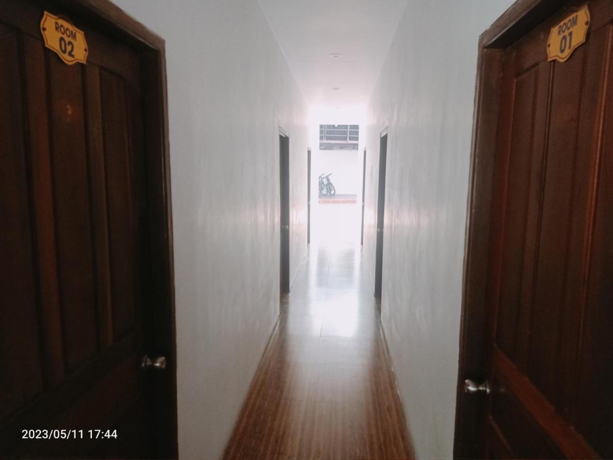 Aurora Backpackers Hostel 루앙프라방 외부 사진