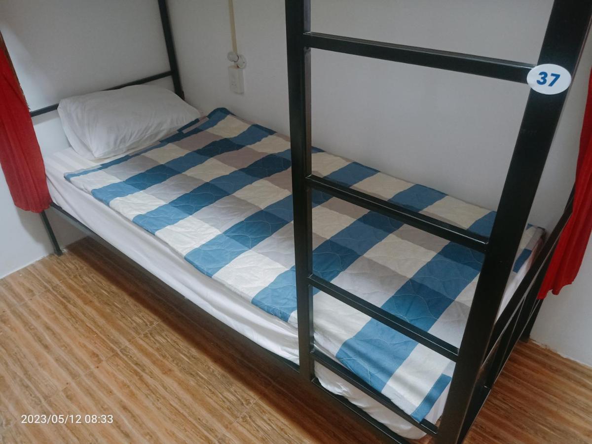 Aurora Backpackers Hostel 루앙프라방 외부 사진