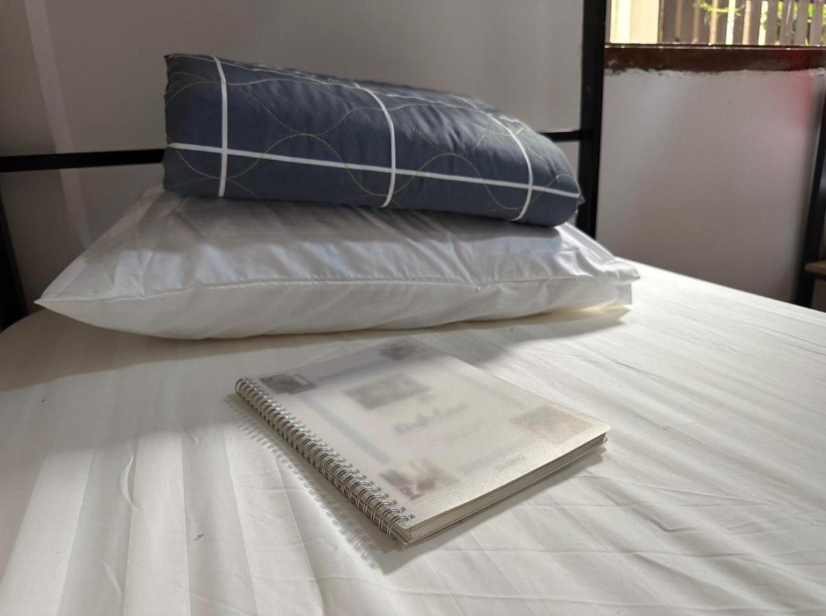Aurora Backpackers Hostel 루앙프라방 외부 사진