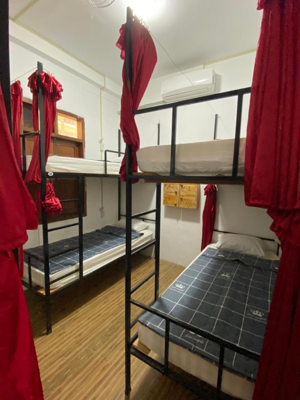 Aurora Backpackers Hostel 루앙프라방 외부 사진