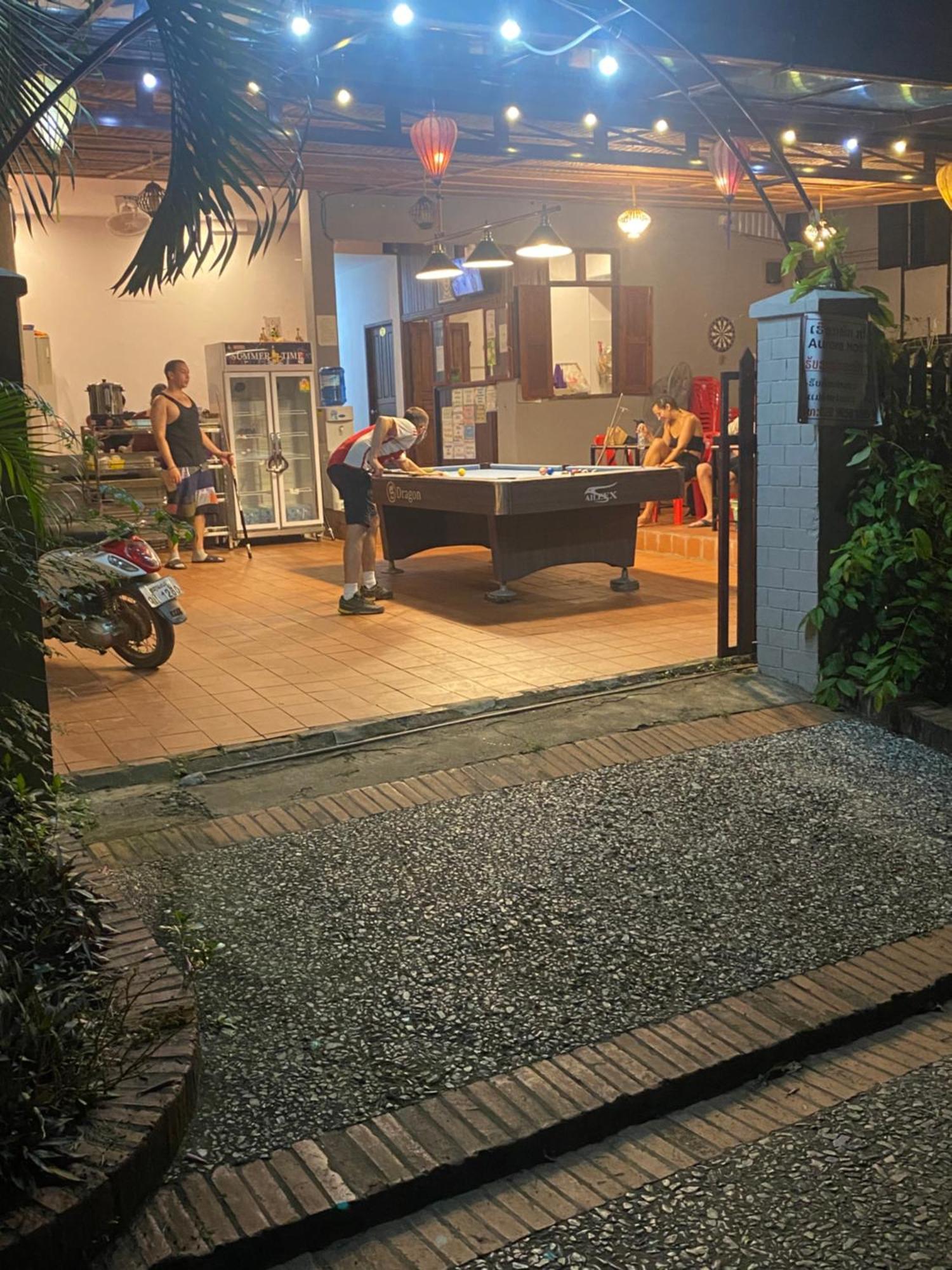 Aurora Backpackers Hostel 루앙프라방 외부 사진