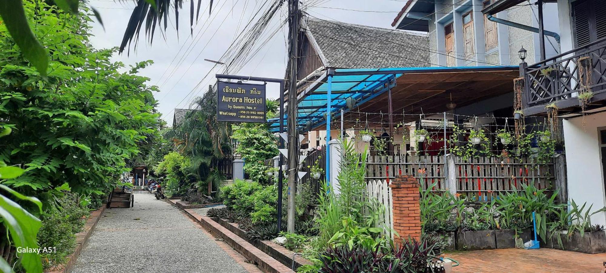 Aurora Backpackers Hostel 루앙프라방 외부 사진