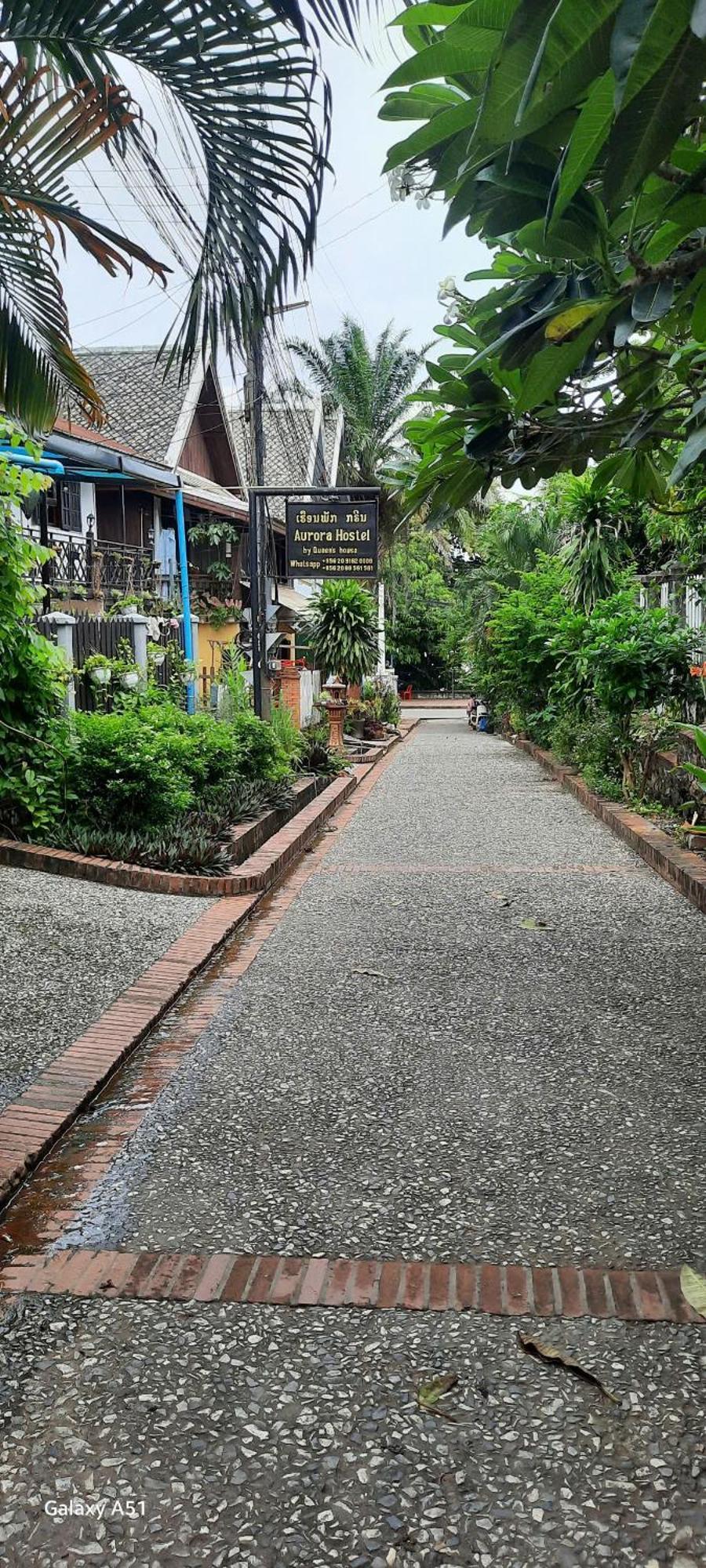 Aurora Backpackers Hostel 루앙프라방 외부 사진