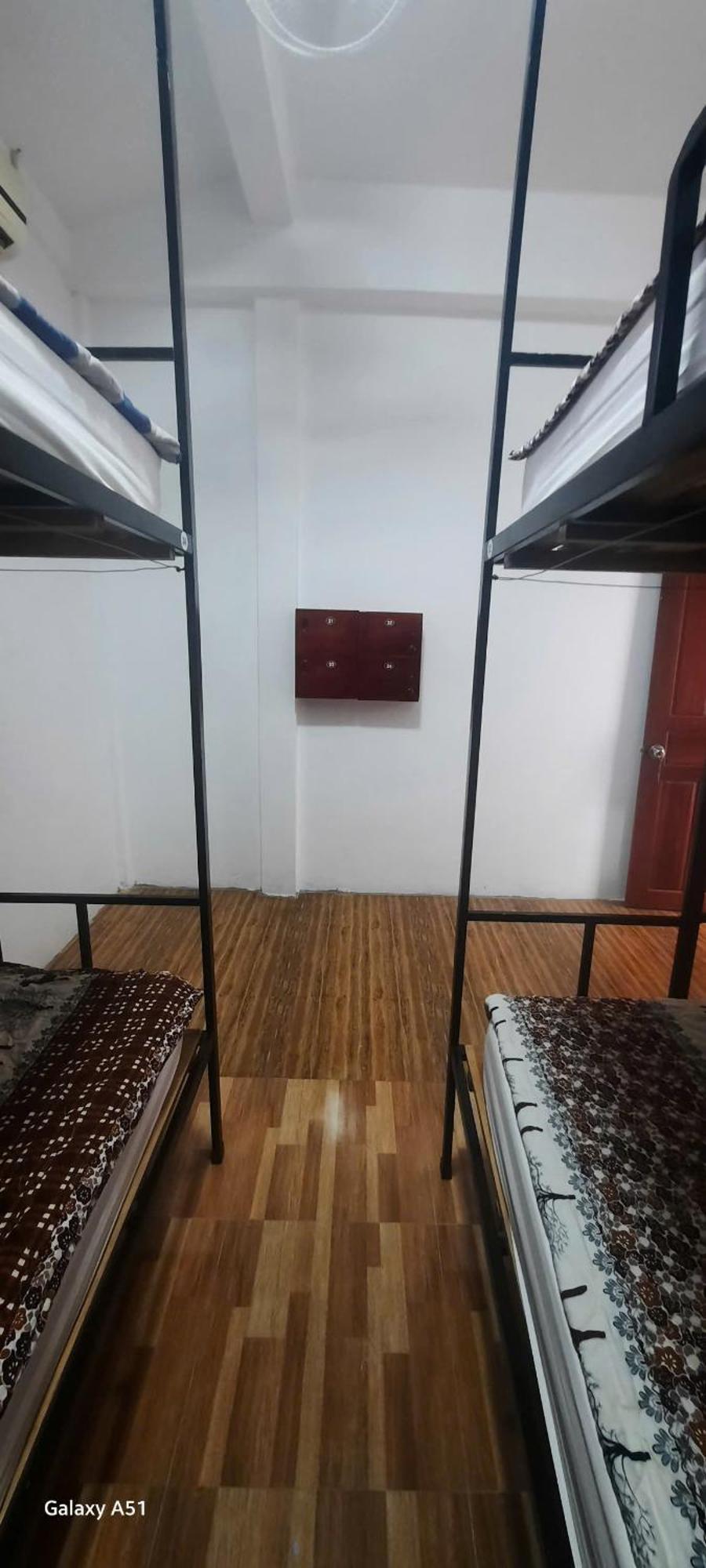 Aurora Backpackers Hostel 루앙프라방 외부 사진