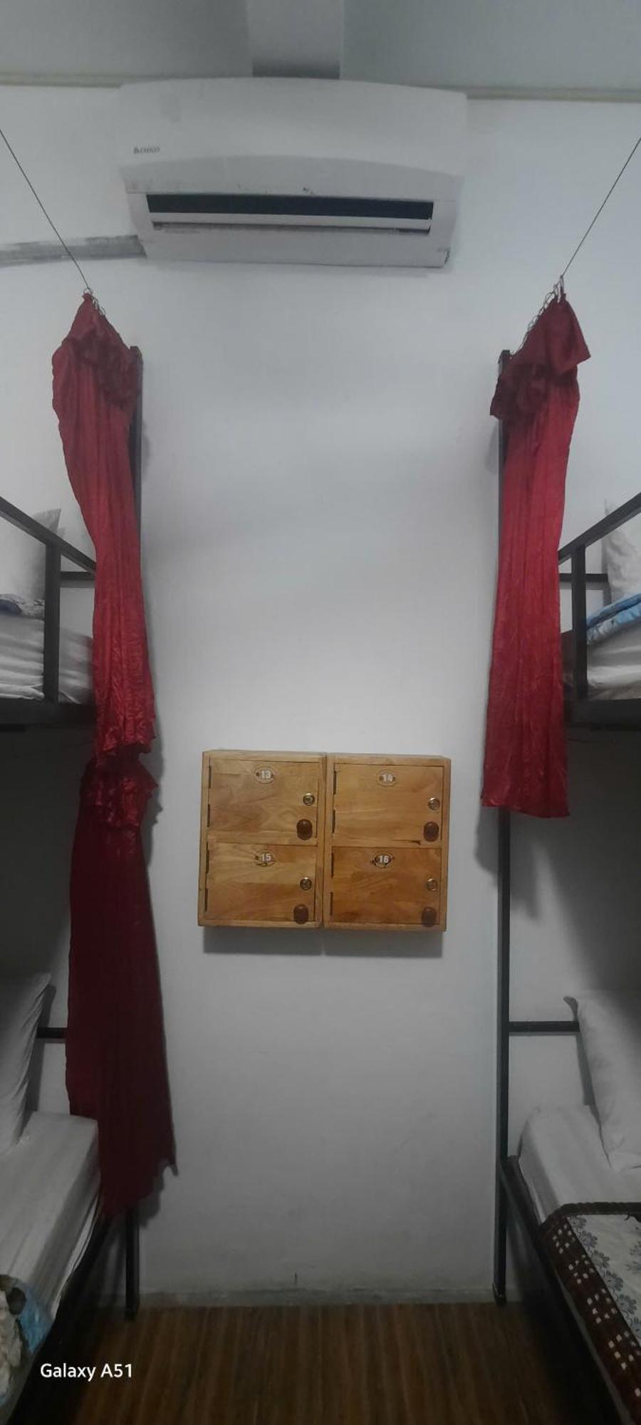 Aurora Backpackers Hostel 루앙프라방 외부 사진