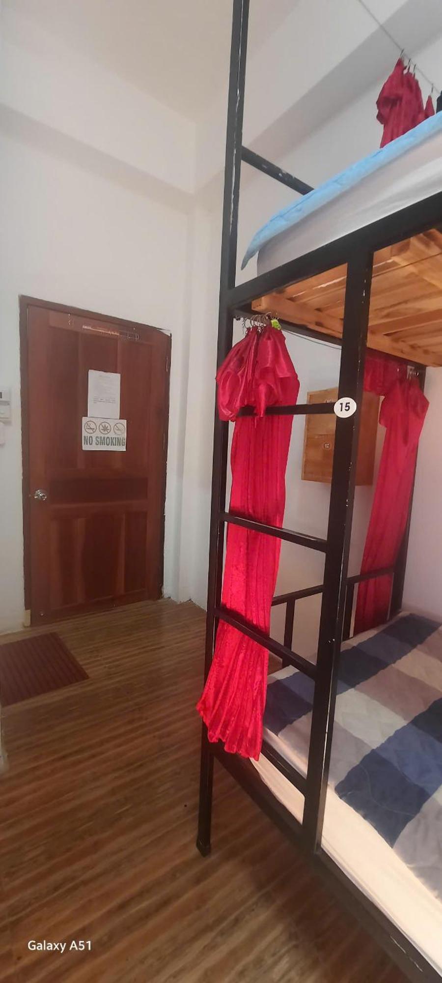 Aurora Backpackers Hostel 루앙프라방 외부 사진