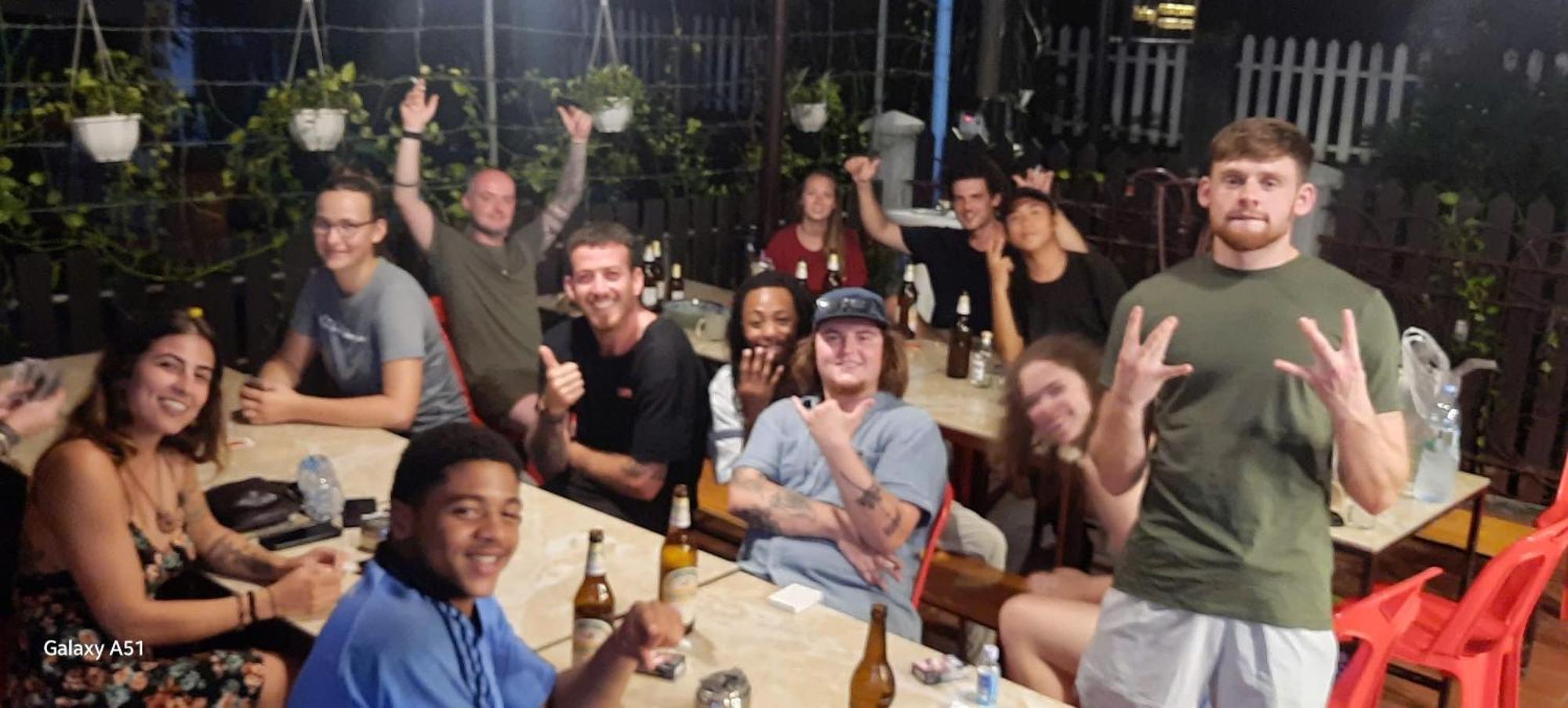 Aurora Backpackers Hostel 루앙프라방 외부 사진